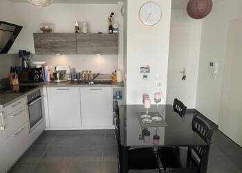 38333119b - Attribut alt par défaut.