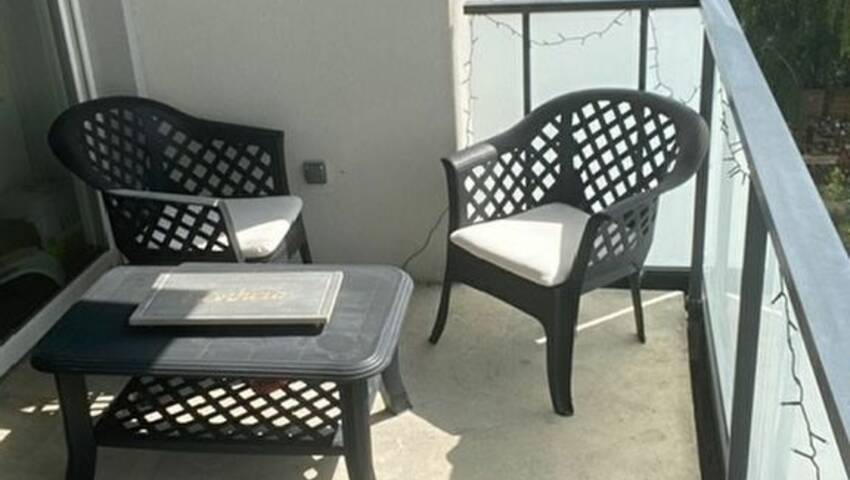 38333119c - Attribut alt par défaut.