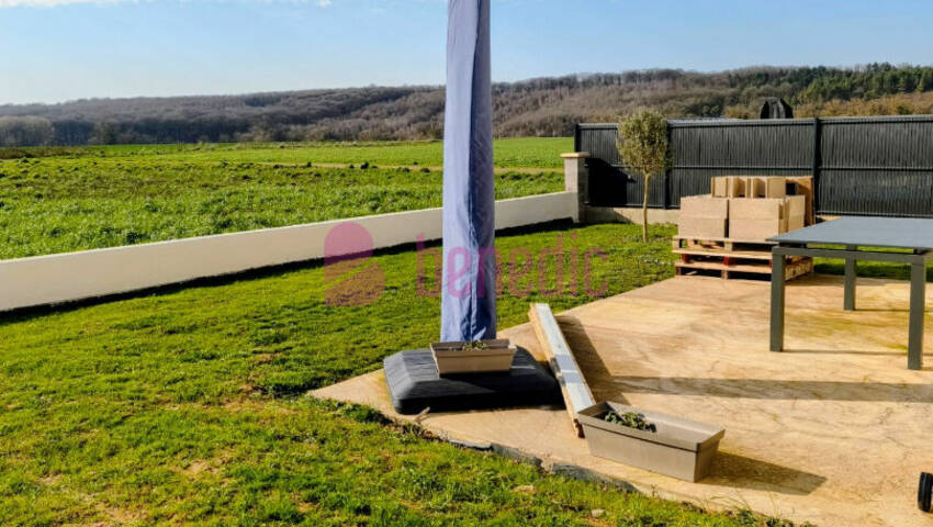 59975218m - Attribut alt par défaut.