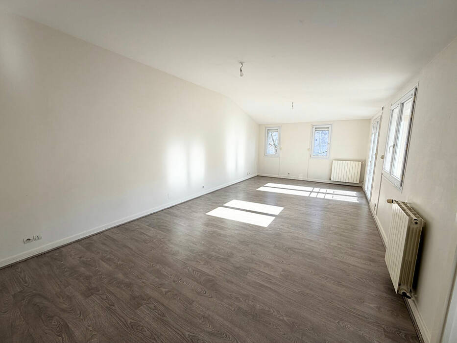 60136222b - Attribut alt par défaut.