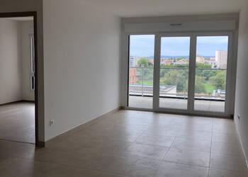 36654804c - Attribut alt par défaut.