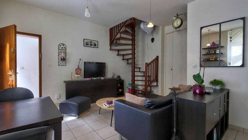 19118245c - Attribut alt par défaut.