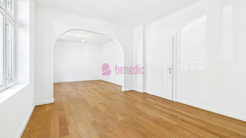 60144369m - Attribut alt par défaut.