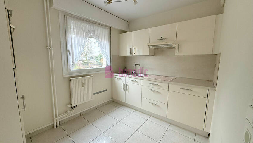 60156612a - Attribut alt par défaut.