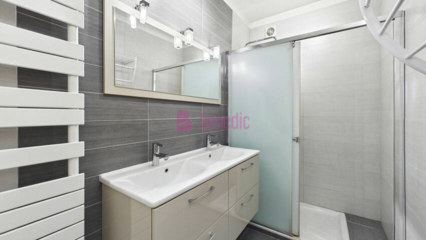 60152374k - Attribut alt par défaut.