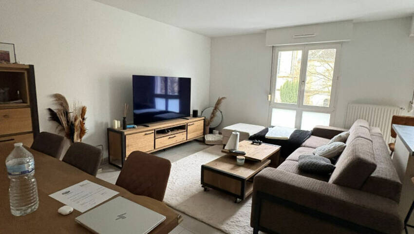 60156679b - Attribut alt par défaut.