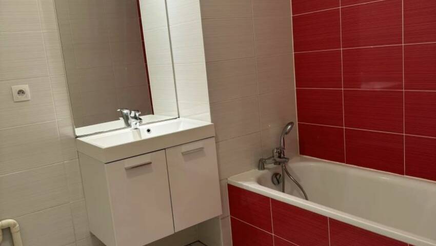 57071602e - Attribut alt par défaut.