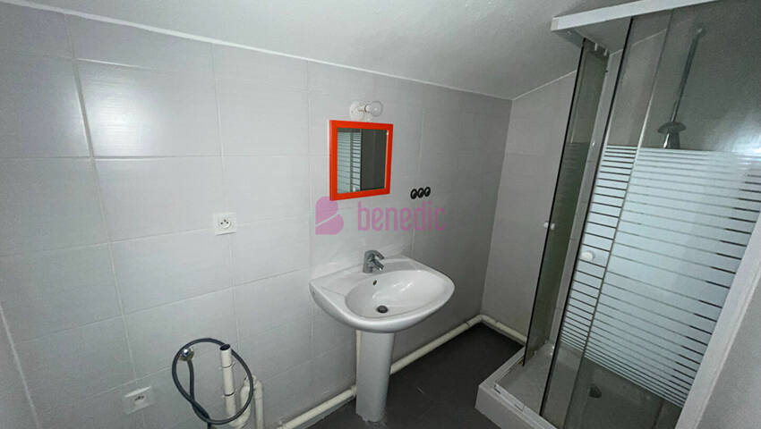 59628179e - Attribut alt par défaut.