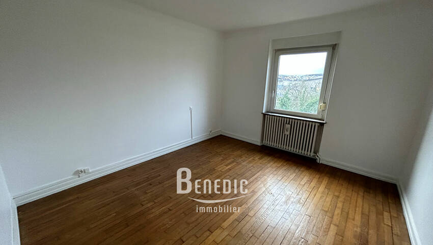 51994018b - Attribut alt par défaut.