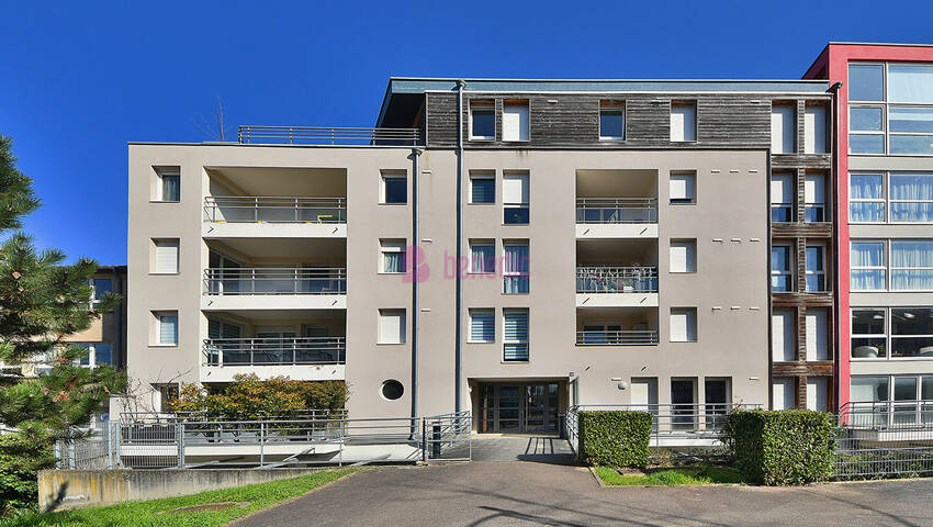 59107940b - Attribut alt par défaut.