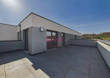 60158356a - Attribut alt par défaut.