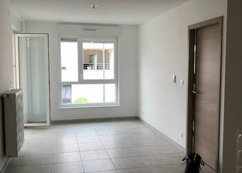 60174351b - Attribut alt par défaut.