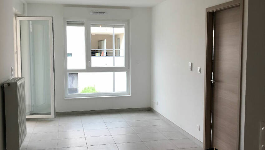 60174351b - Attribut alt par défaut.