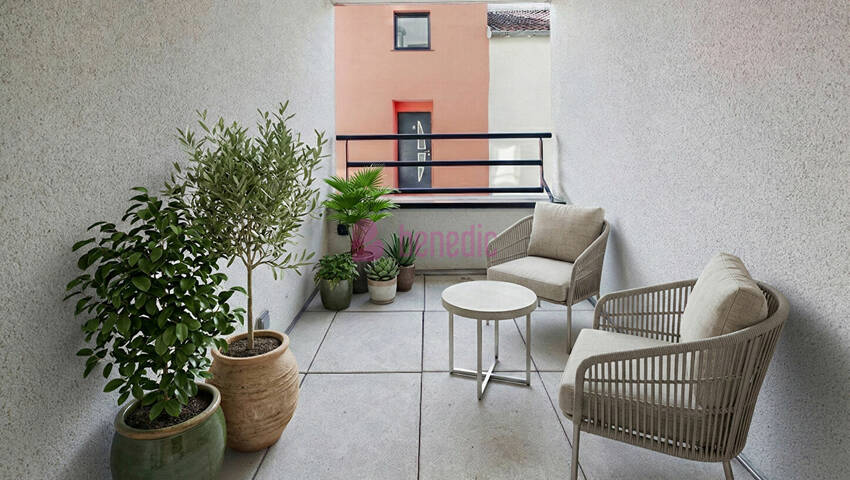 60146705c - Attribut alt par défaut.