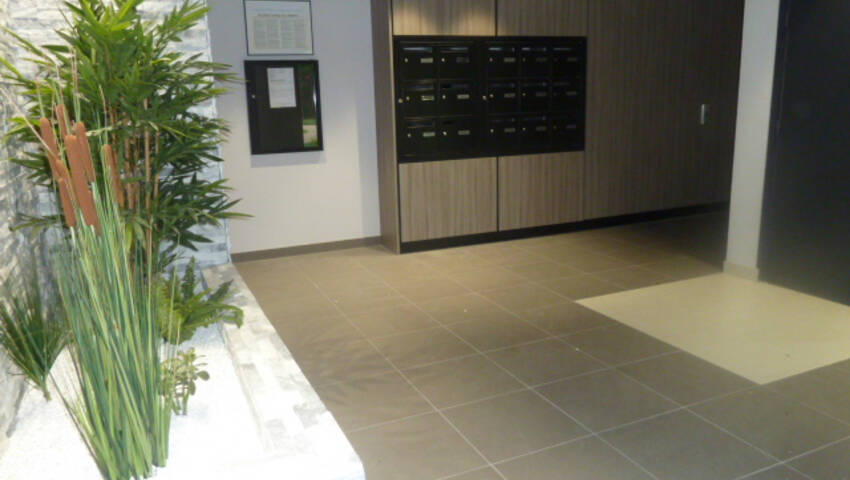 40222773a - Attribut alt par défaut.