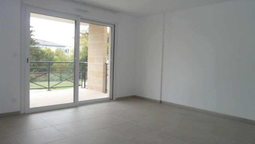 40222773c - Attribut alt par défaut.