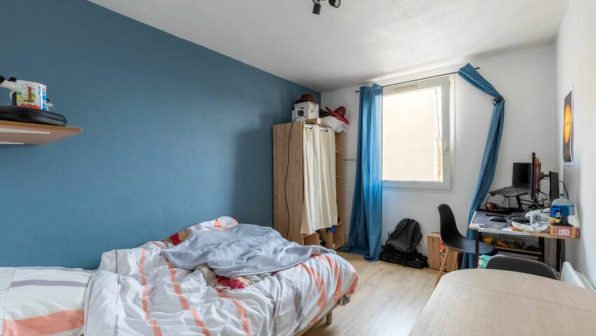 60184288b - Attribut alt par défaut.