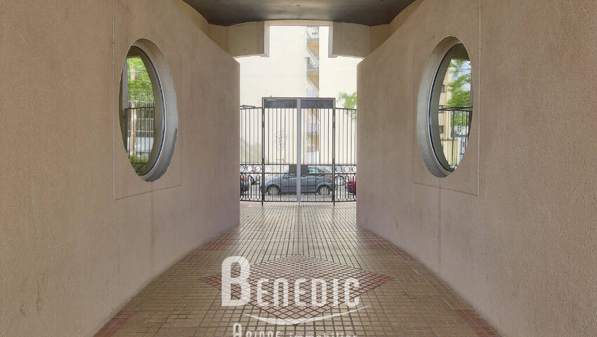 60183815l - Attribut alt par défaut.