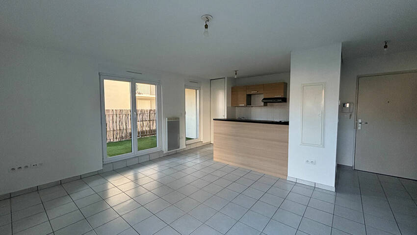 60184736b - Attribut alt par défaut.