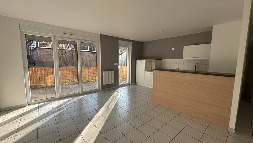 60184637b - Attribut alt par défaut.