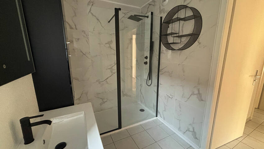 60184637f - Attribut alt par défaut.