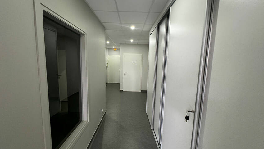 Publique 56464473 nr 6 - Attribut alt par défaut.