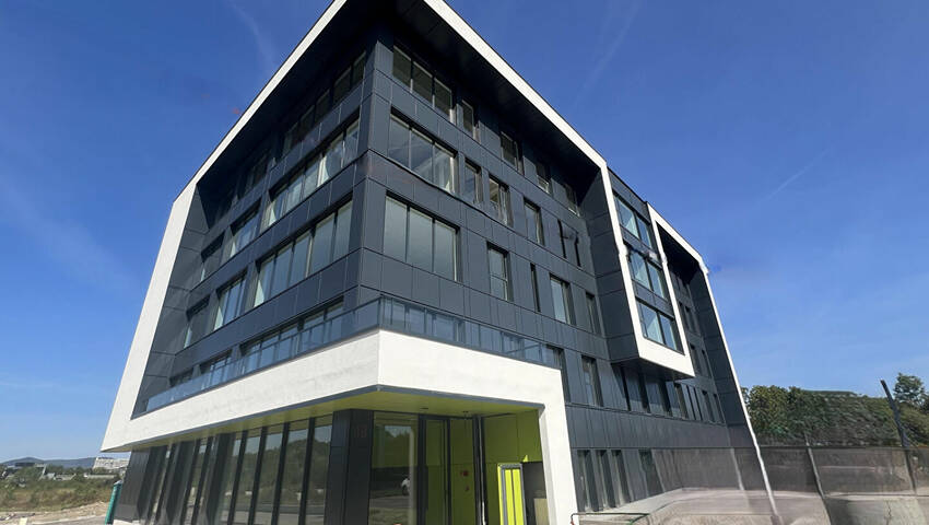 Publique 56939934 nr 2 - Attribut alt par défaut.