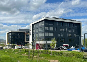 Publique 55686792 nr 2 - Attribut alt par défaut.