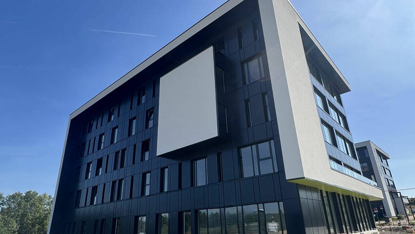 Publique 49091102 nr 2 - Attribut alt par défaut.