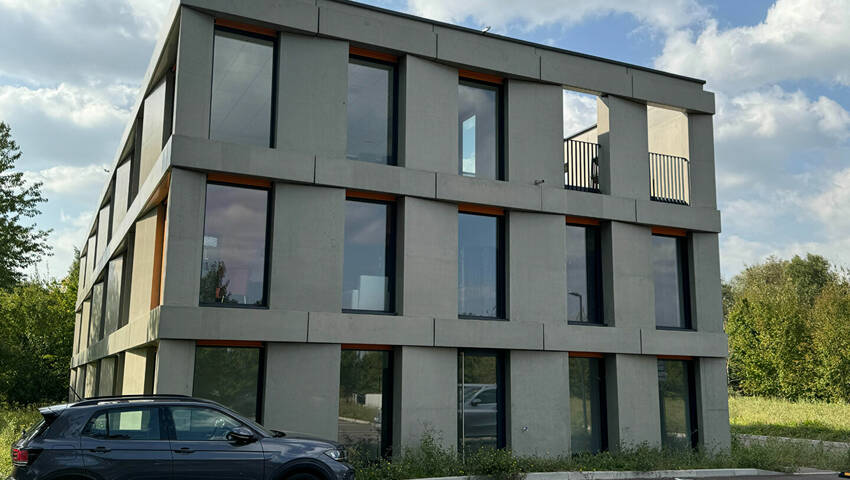 Publique 57397679 nr 8 - Attribut alt par défaut.