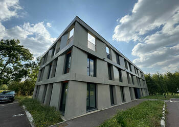 Publique 57397636 nr 2 - Attribut alt par défaut.