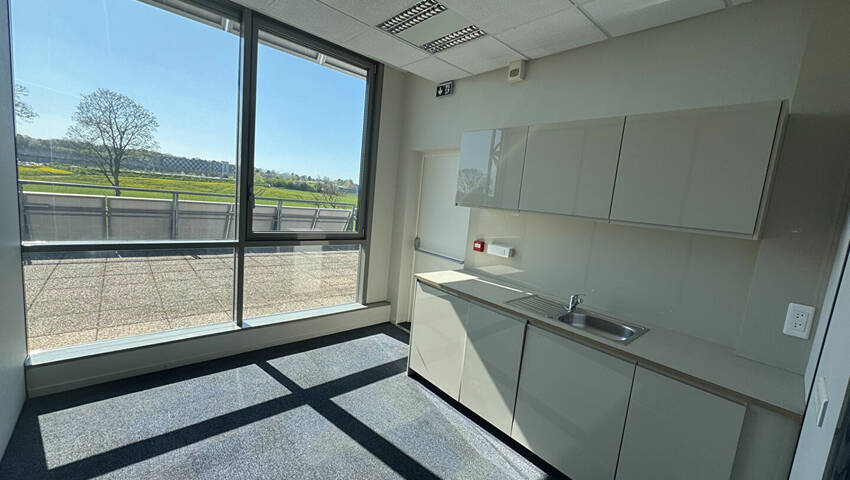 Publique 57911912 nr 5 - Attribut alt par défaut.