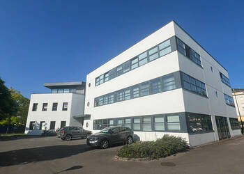 Publique 57955262 nr 1 - Attribut alt par défaut.