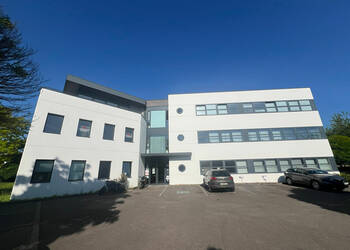 Publique 57955262 nr 2 - Attribut alt par défaut.