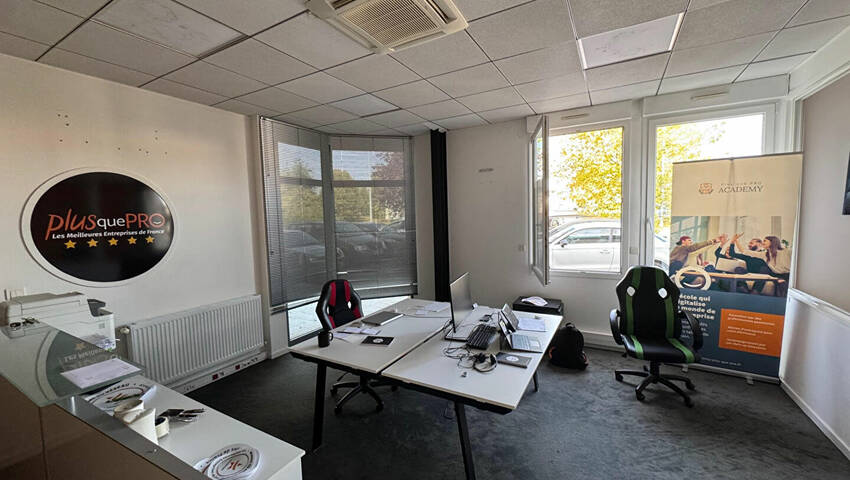 Publique 59177218 nr 2 - Attribut alt par défaut.