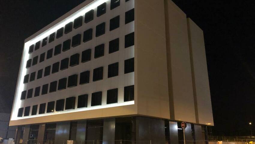 Publique 31366303 nr 4 - Attribut alt par défaut.