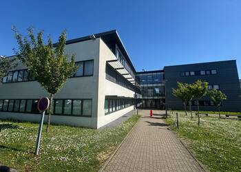 Publique 59487820 nr 2 - Attribut alt par défaut.