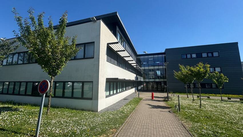 Publique 59487820 nr 2 - Attribut alt par défaut.