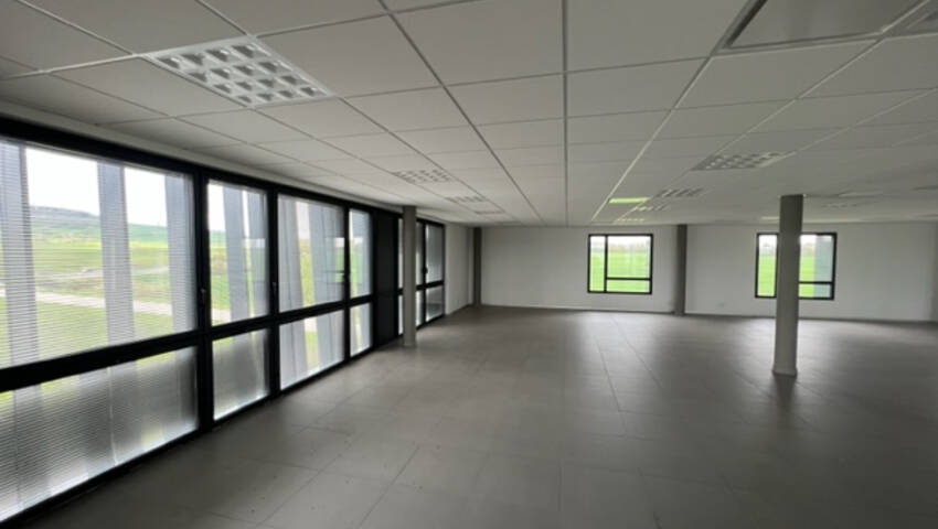 Publique 52774796 nr 3 - Attribut alt par défaut.