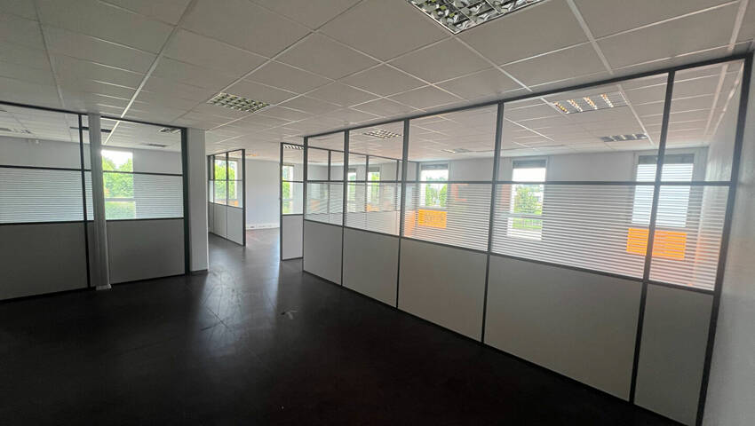 Publique 56302745 nr 9 - Attribut alt par défaut.