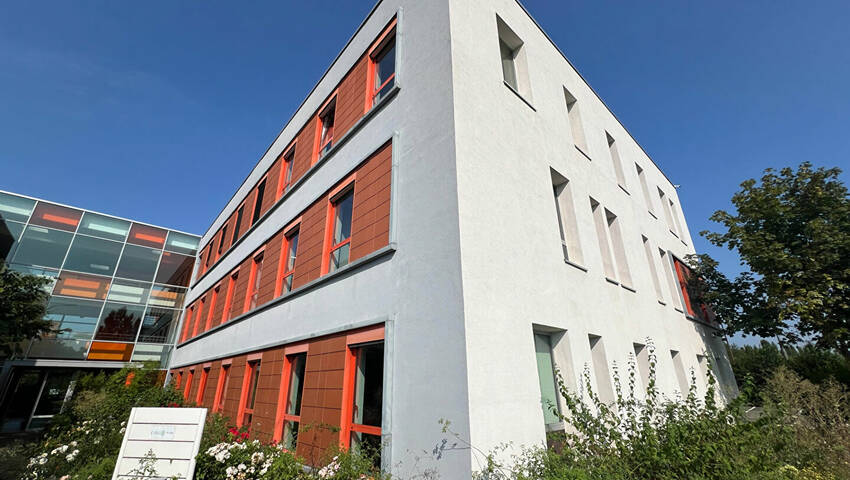 Publique 56302813 nr 3 - Attribut alt par défaut.