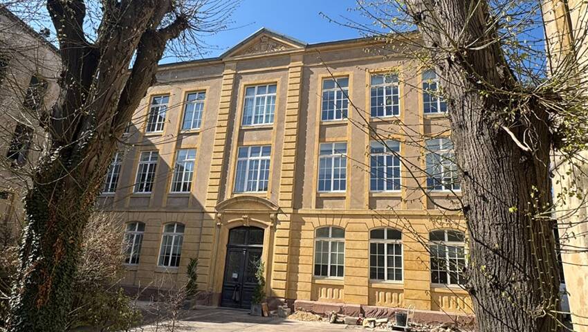 Publique 58254689 nr 1 - Attribut alt par défaut.