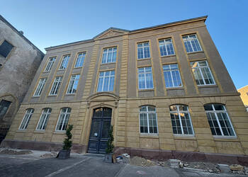 Publique 58254689 nr 2 - Attribut alt par défaut.