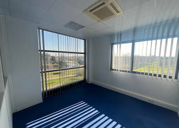 Publique 55471342 nr 3 - Attribut alt par défaut.