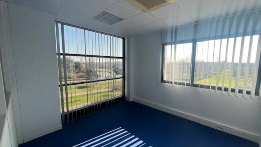 Publique 55471342 nr 3 - Attribut alt par défaut.