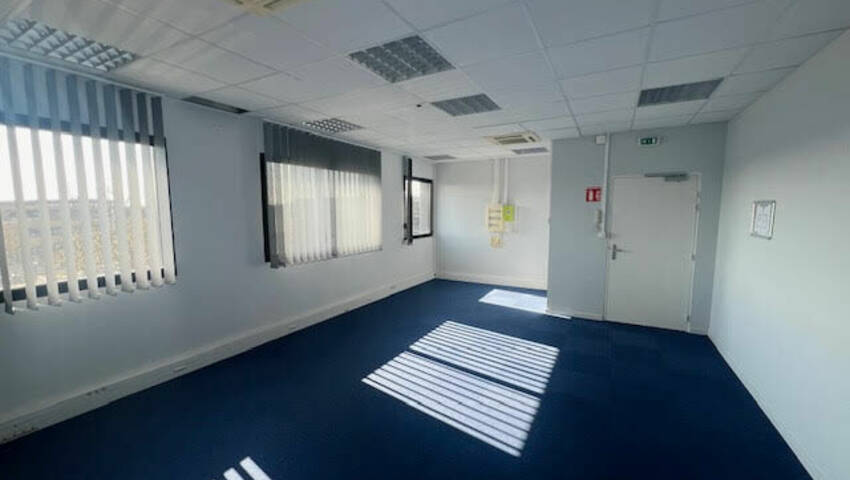 Publique 55471342 nr 6 - Attribut alt par défaut.