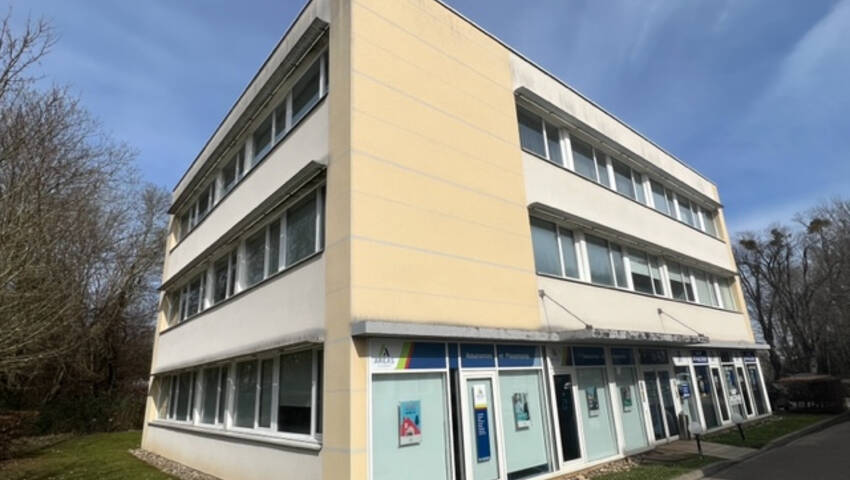 Publique 52401999 nr 1 - Attribut alt par défaut.