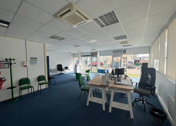 Publique 52401999 nr 2 - Attribut alt par défaut.