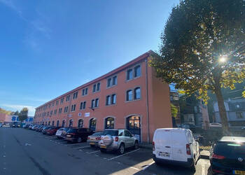 Publique 54432390 nr 1 - Attribut alt par défaut.