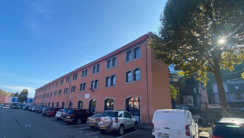 Publique 54432390 nr 1 - Attribut alt par défaut.